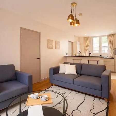 Gare Montparnasse - Premium Family Flat For 5, 2br * Paris